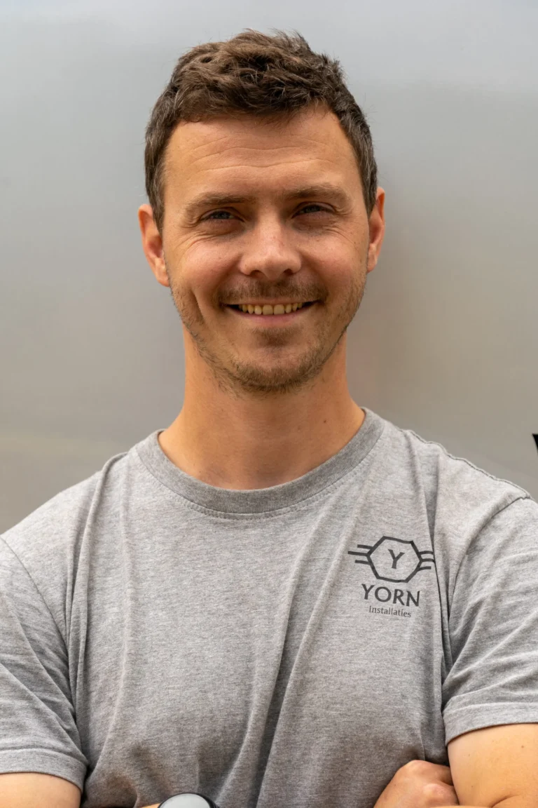 Roy Nijland monteur en eigenaar YORN Zonwering